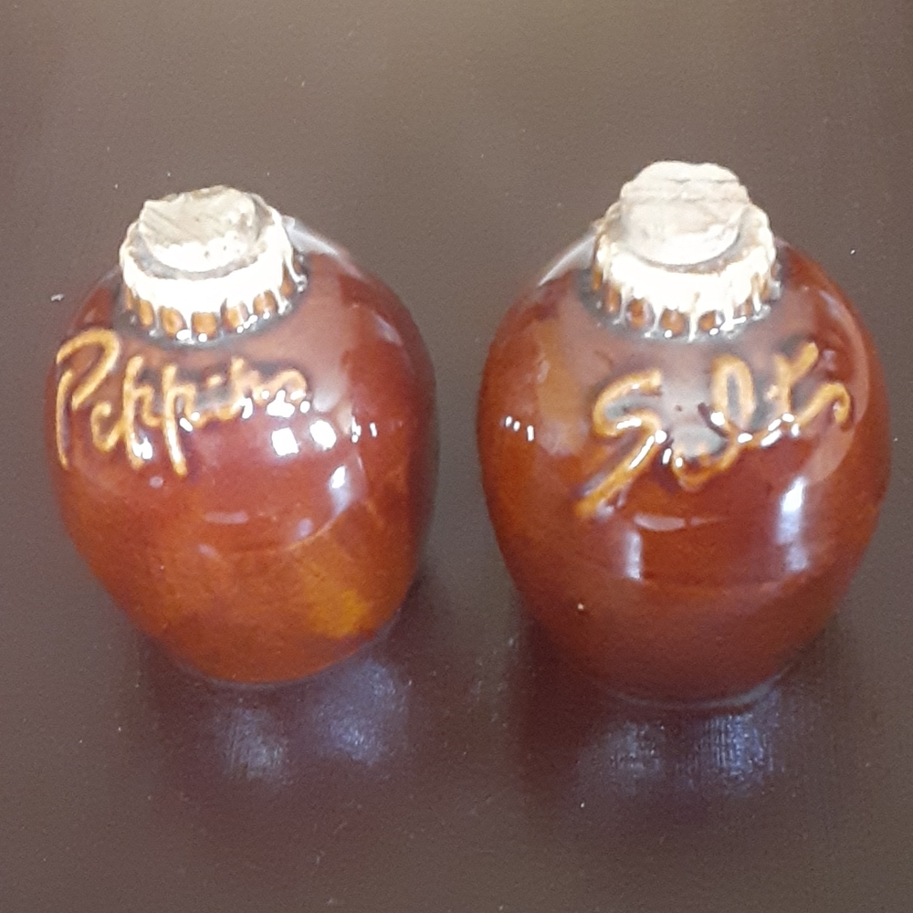 Vintage Hull Brown Dip Salt And Pepper shaker